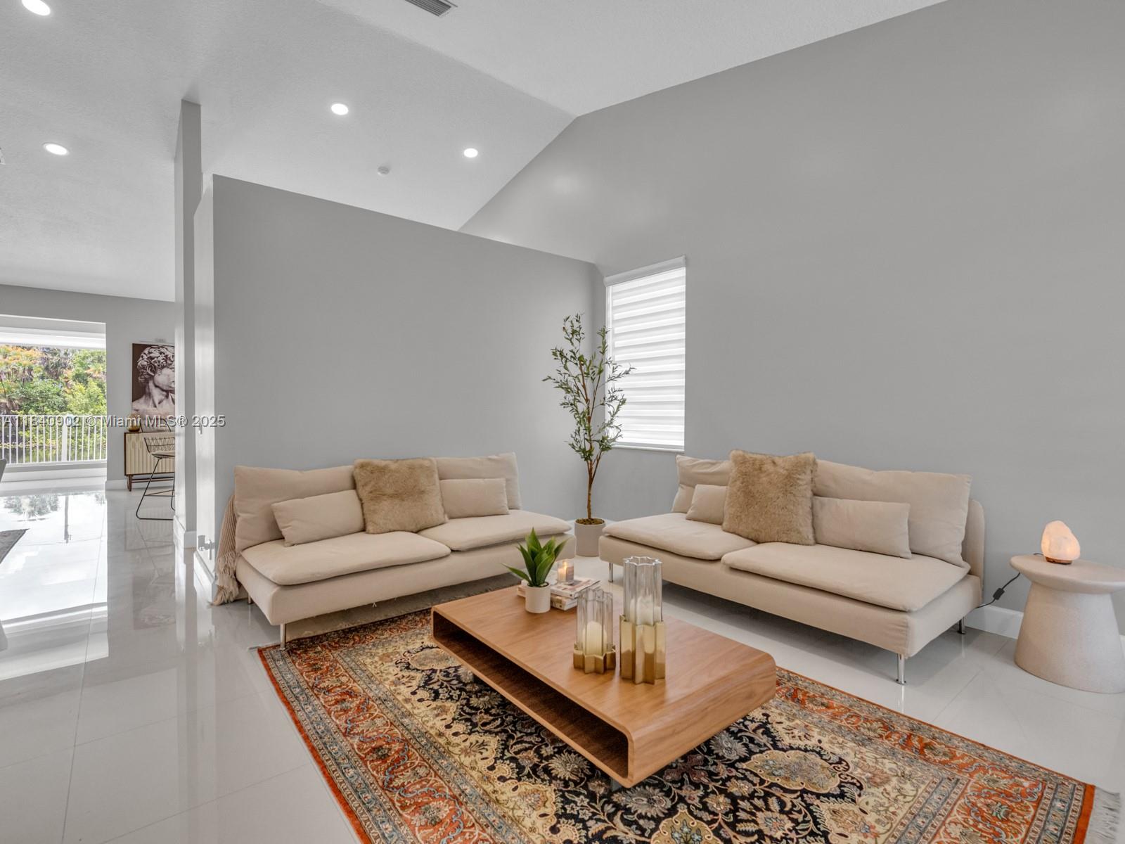 933 Falling Water Rd