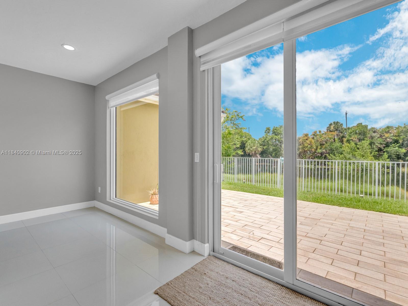 933 Falling Water Rd