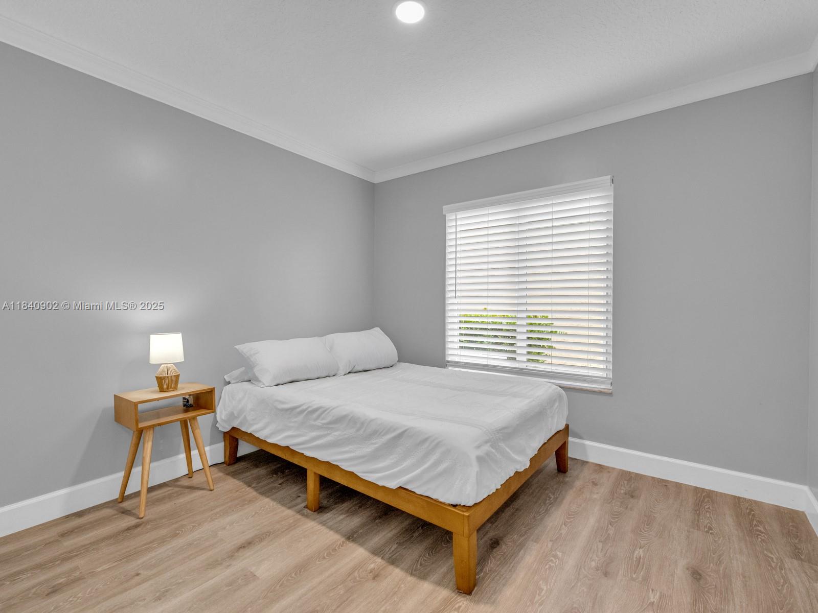 933 Falling Water Rd