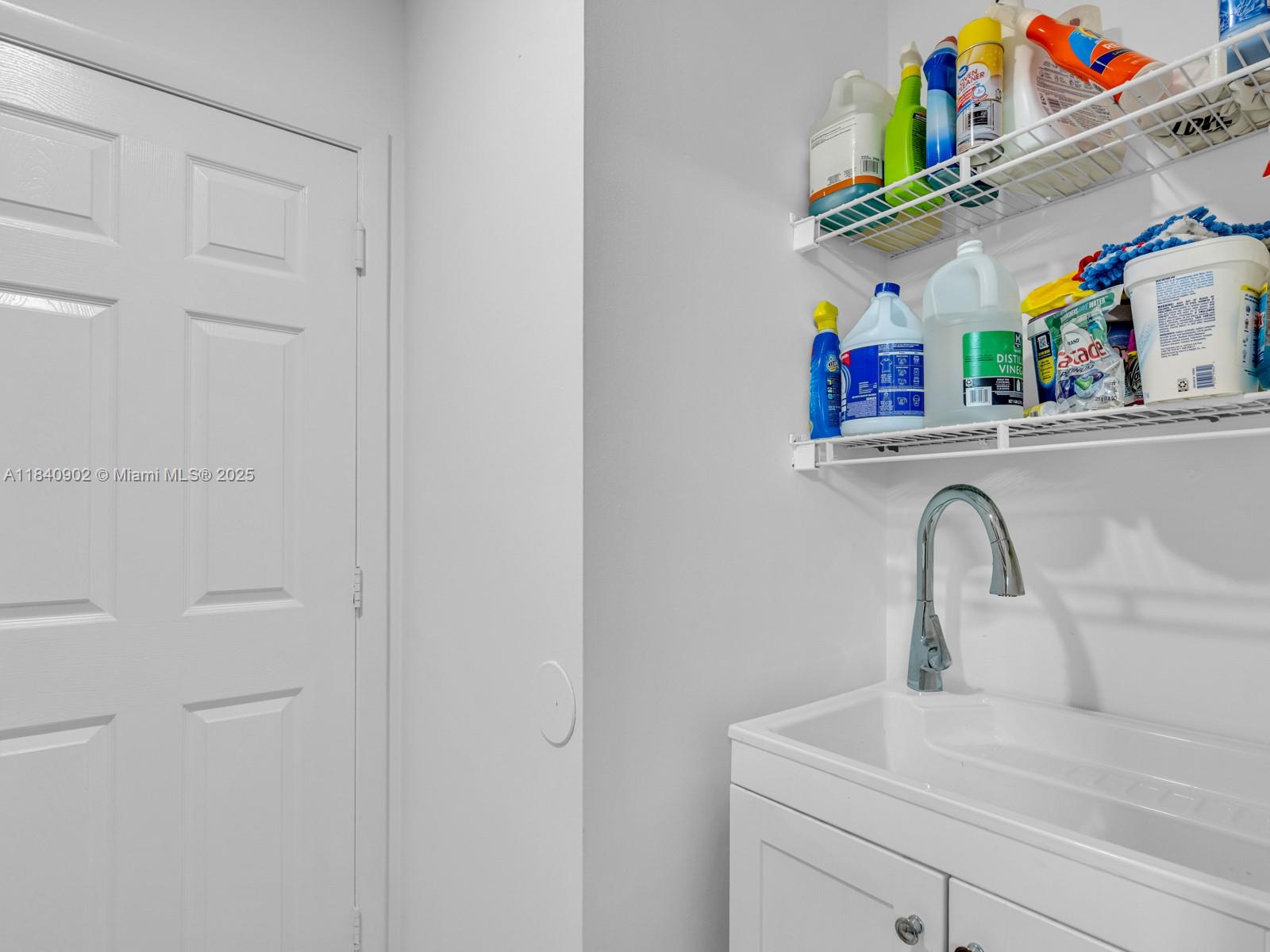 933 Falling Water Rd