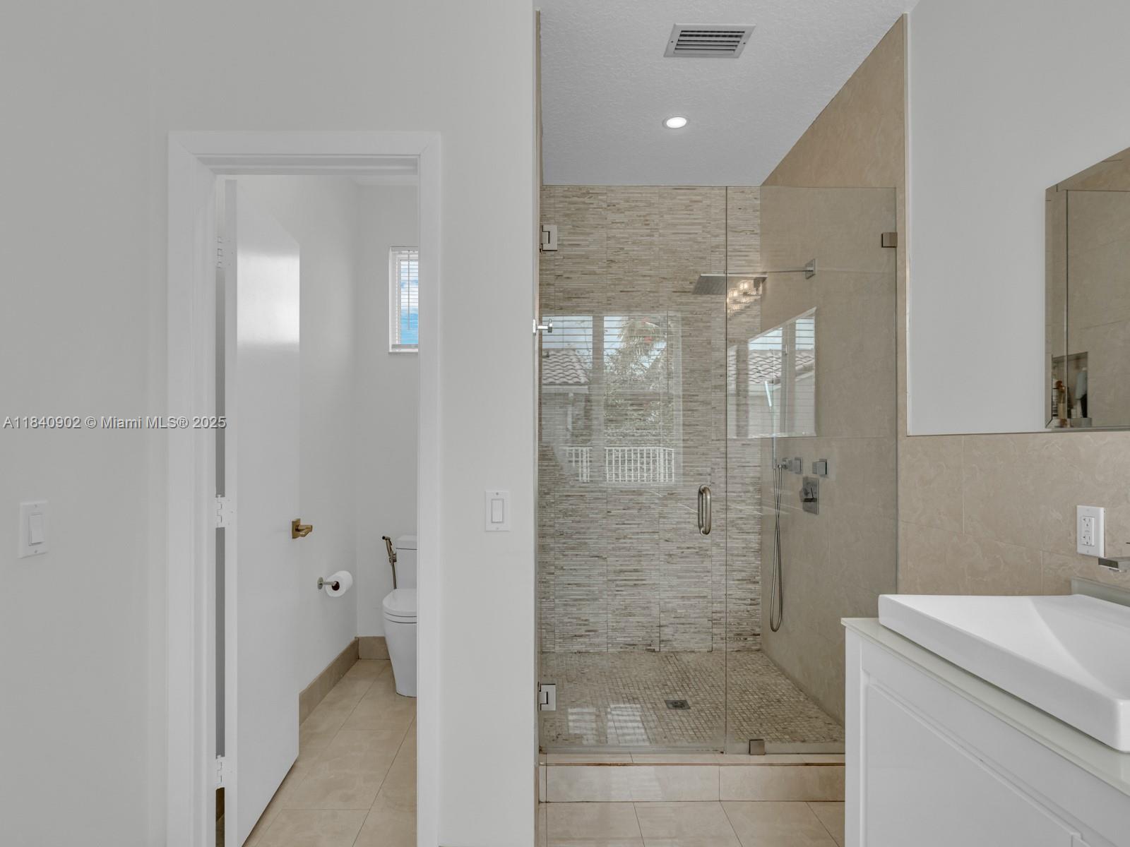 933 Falling Water Rd