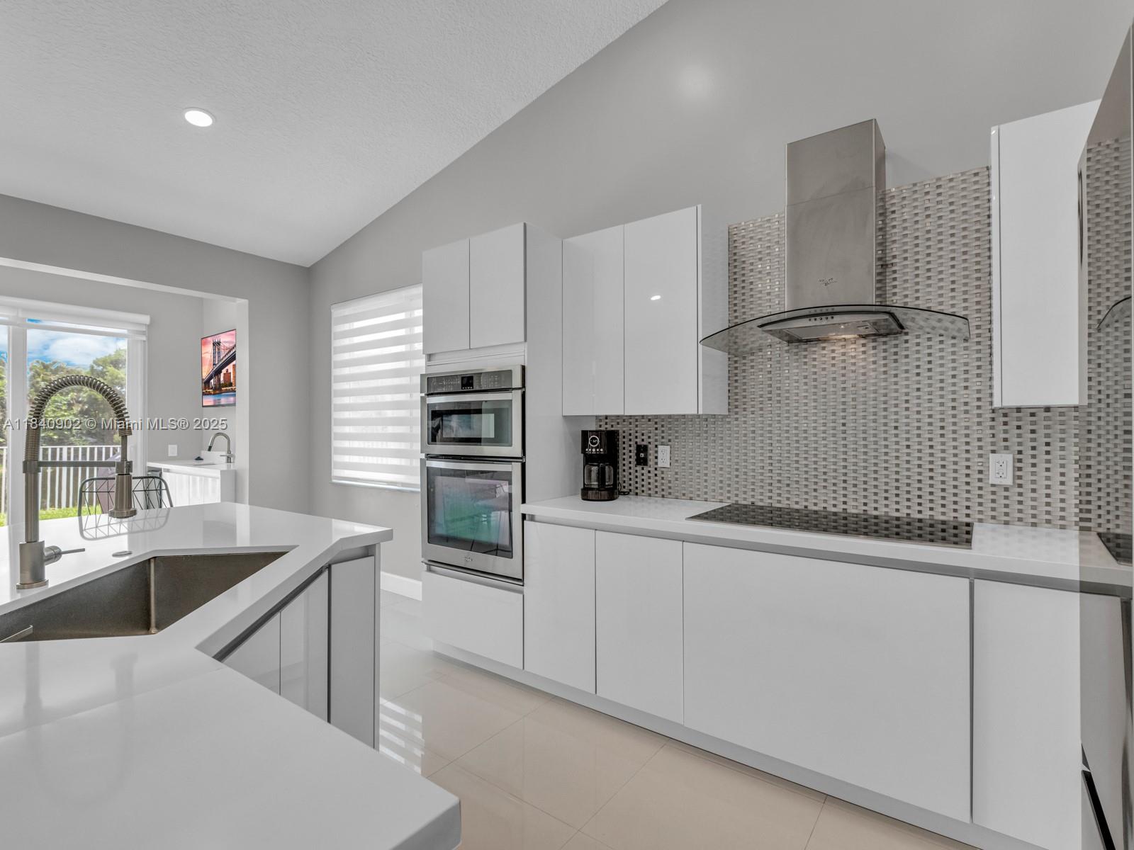 933 Falling Water Rd