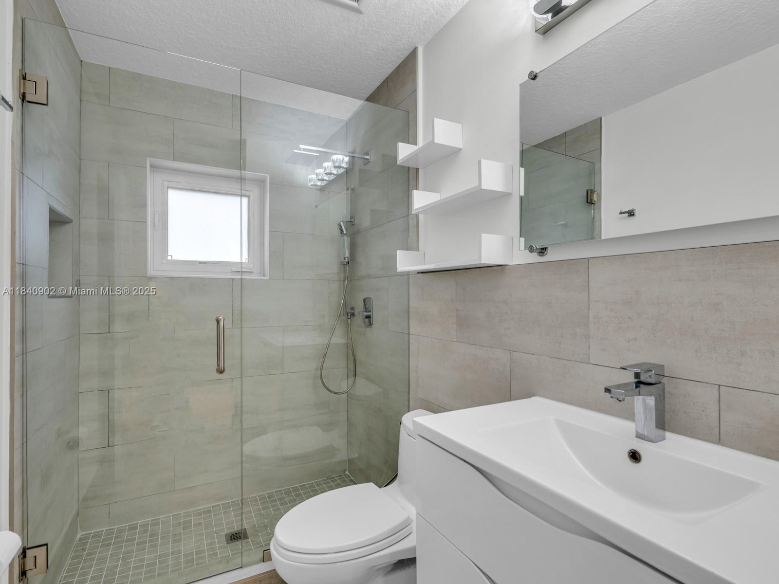 933 Falling Water Rd