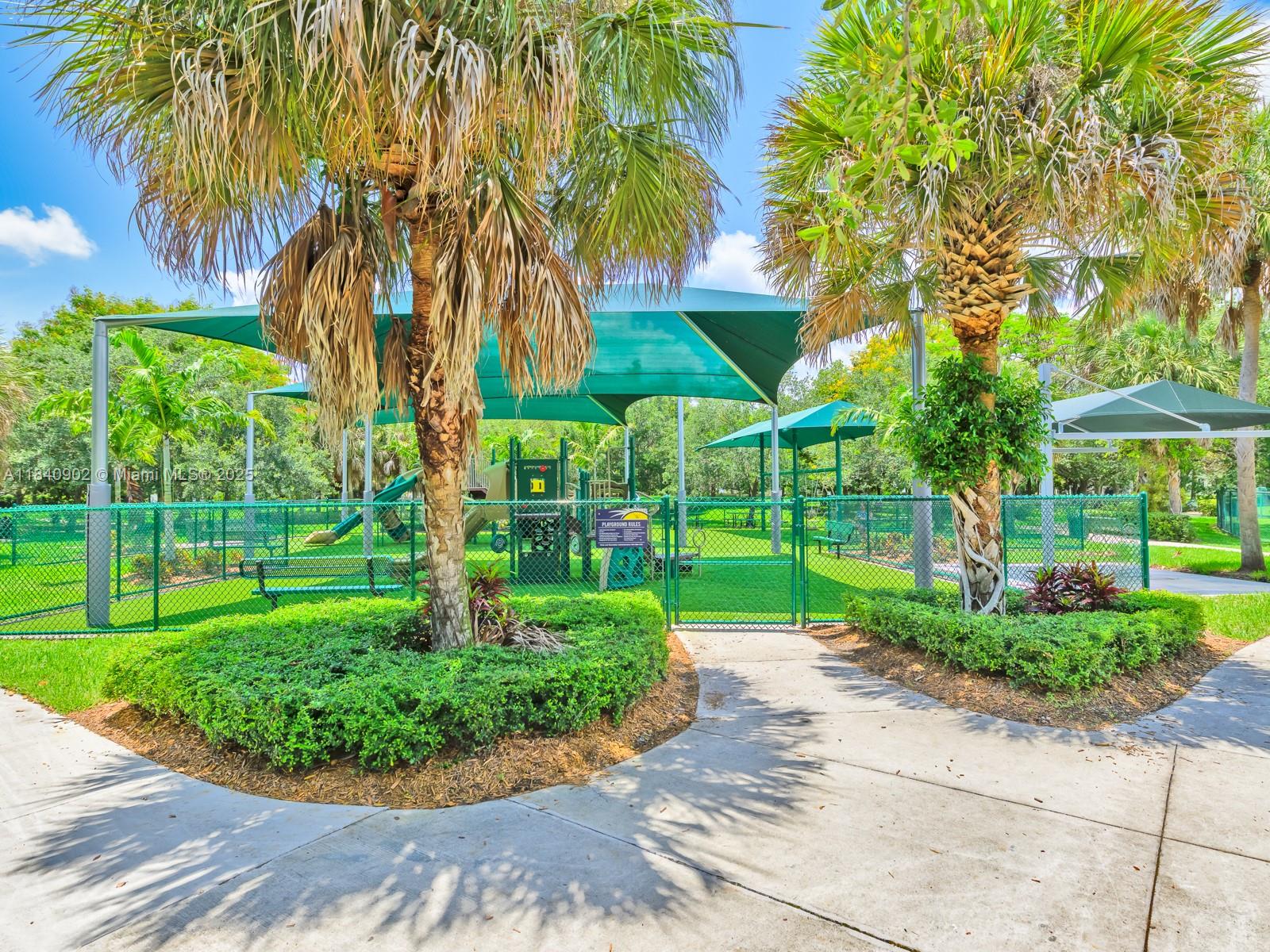 933 Falling Water Rd