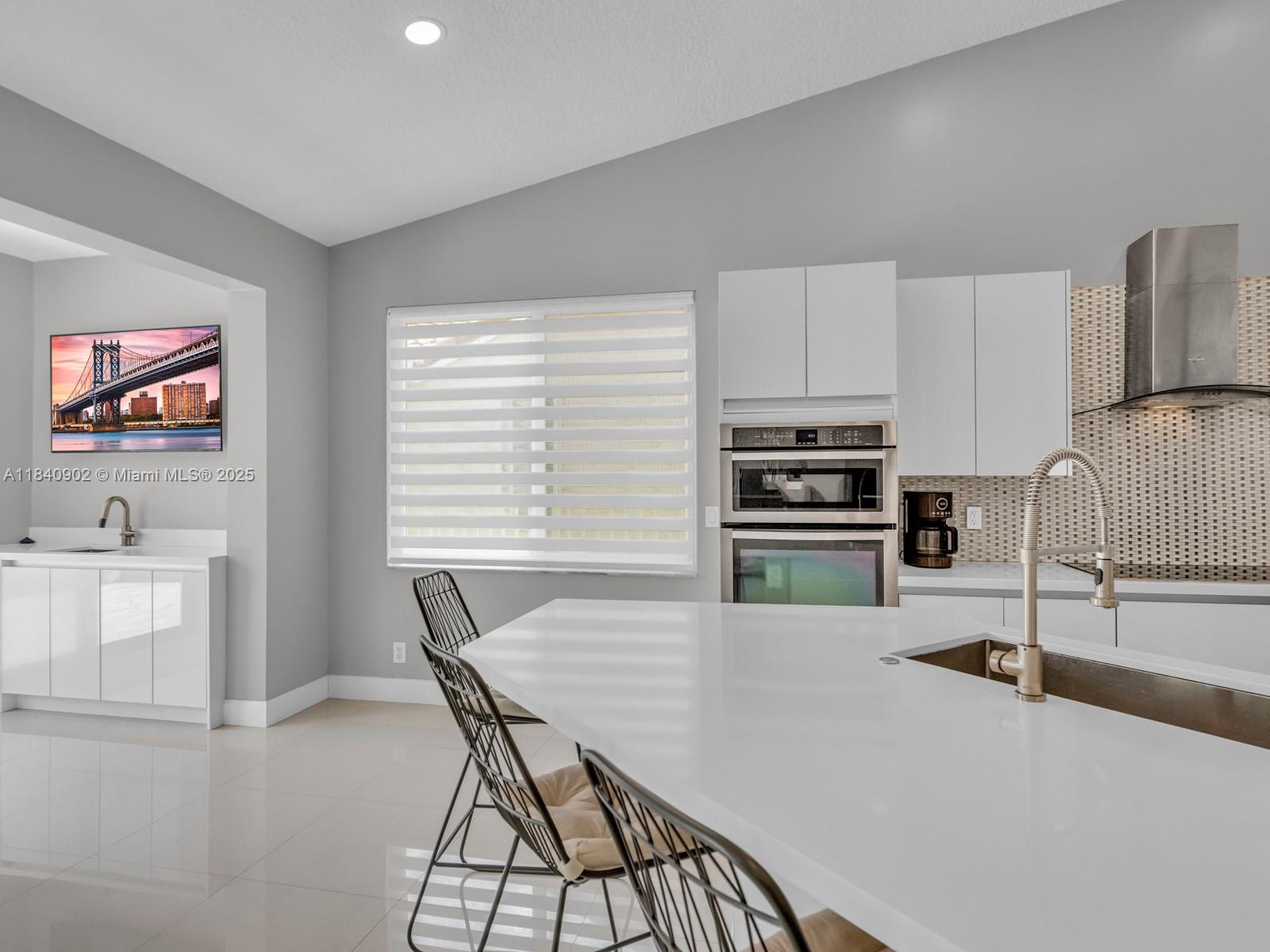 933 Falling Water Rd