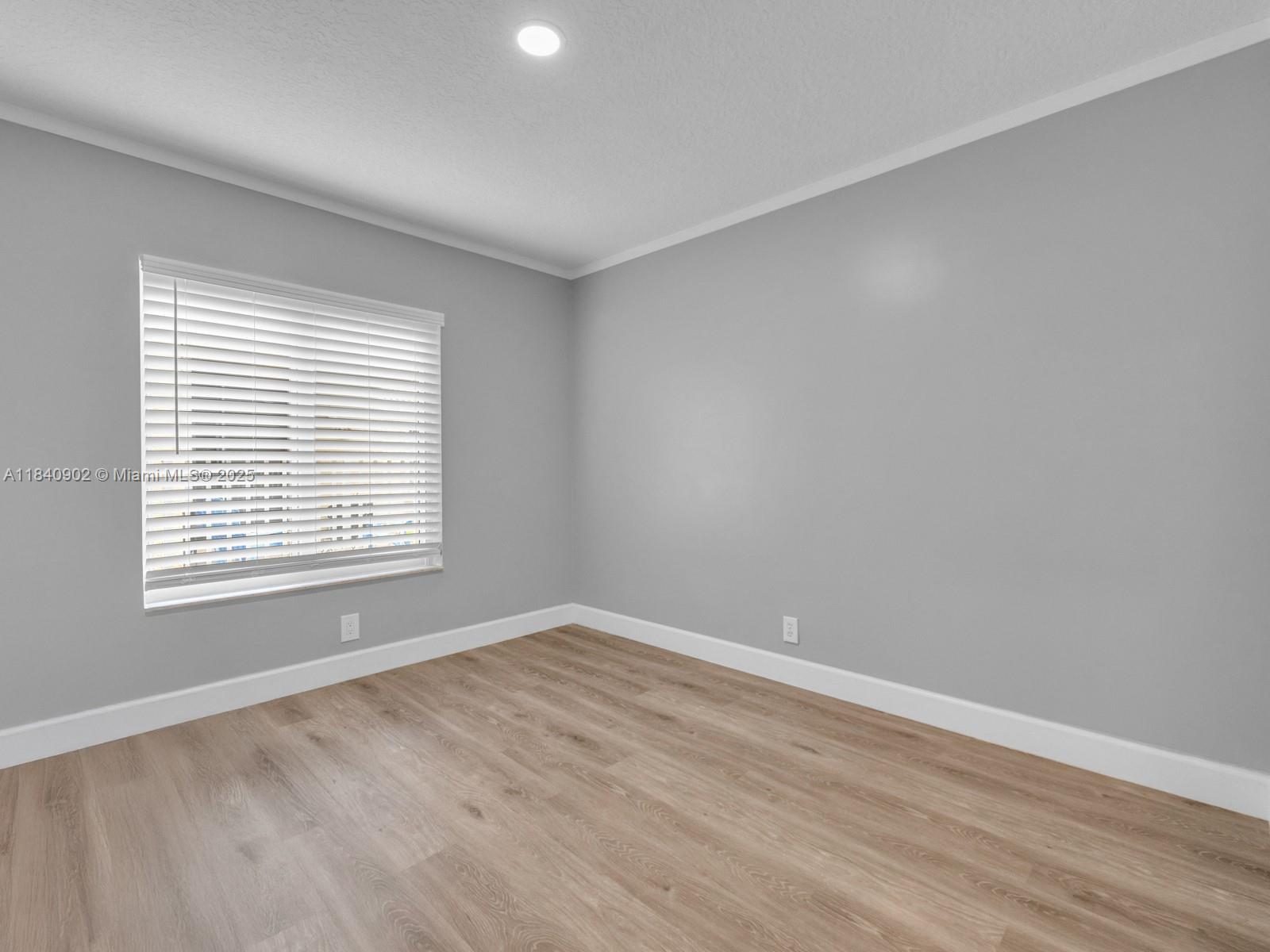 933 Falling Water Rd