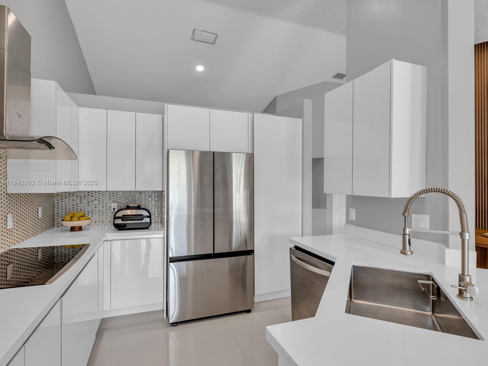 933 Falling Water Rd