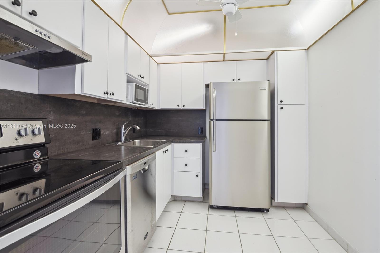 3675 N Country Club Dr # 2502