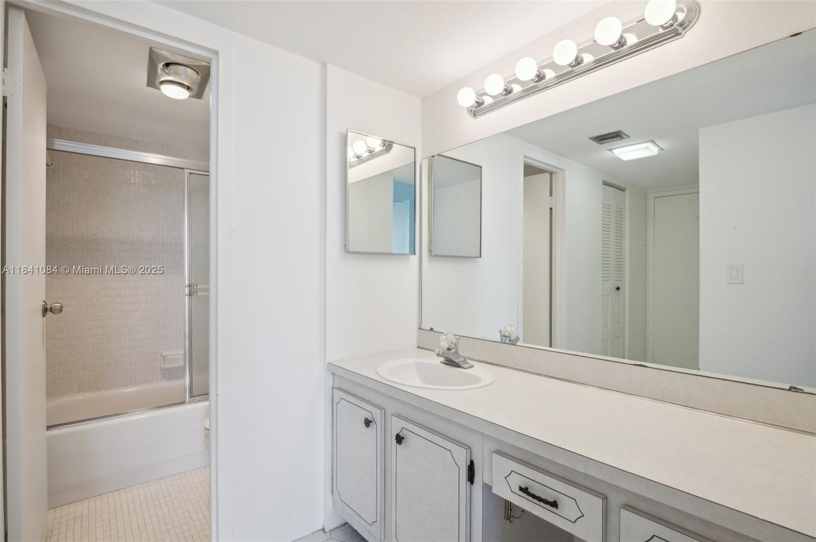 3675 N Country Club Dr # 2502