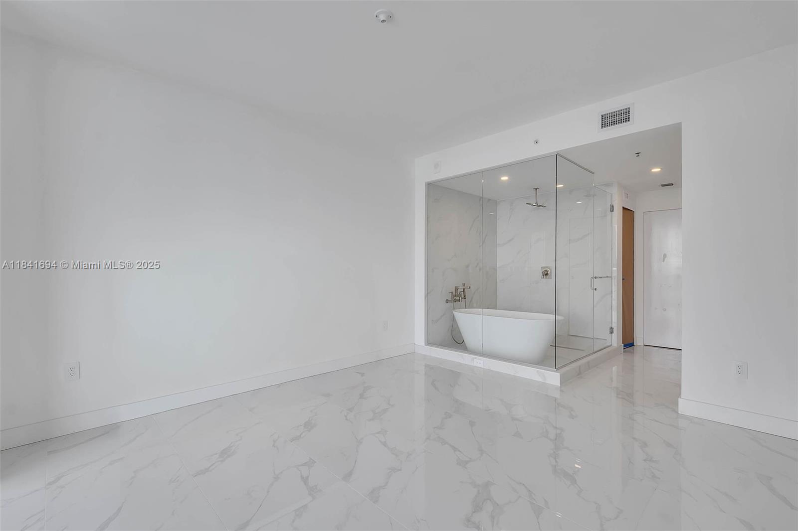 700 NE 24 ST # 5005