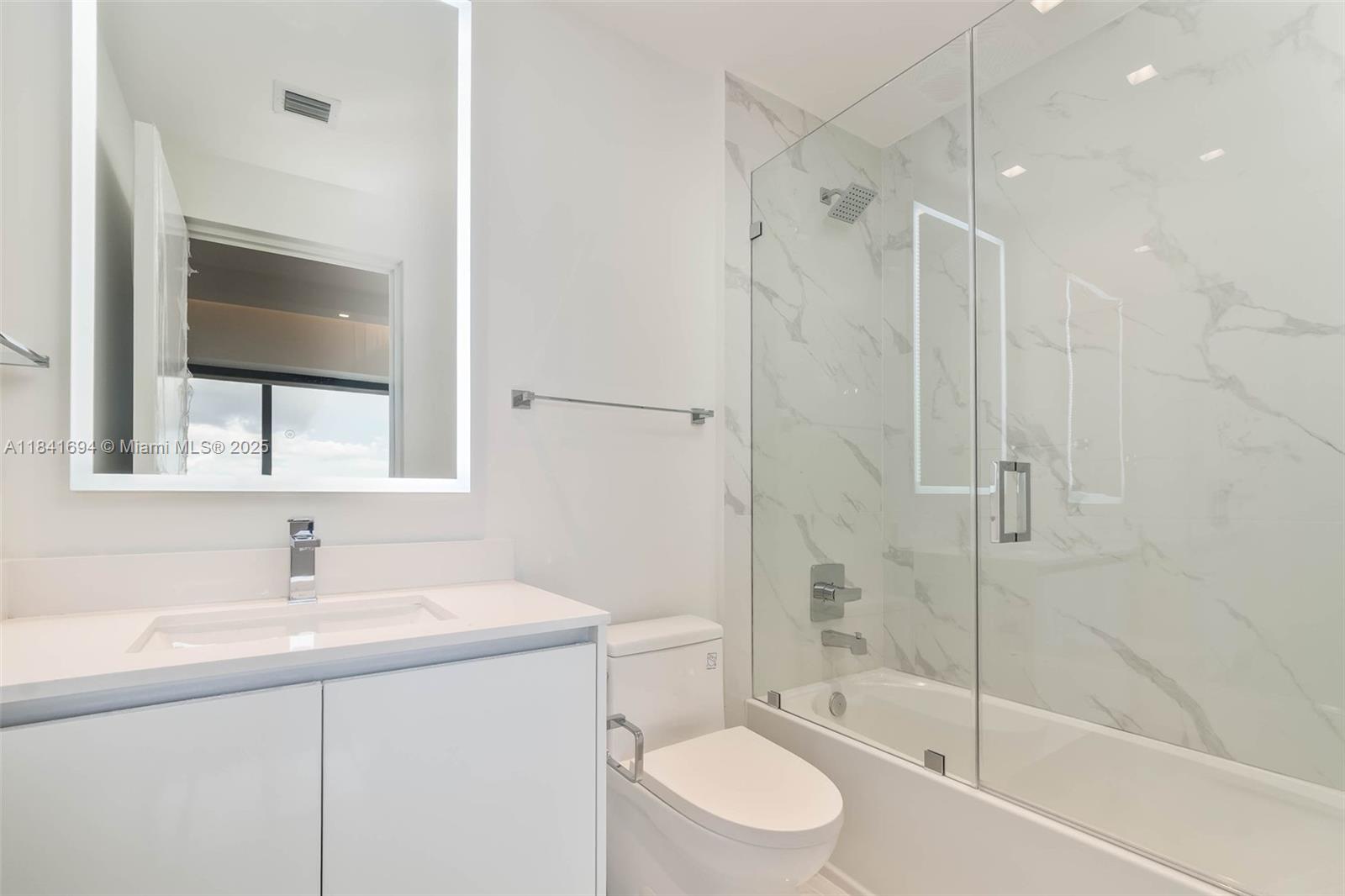 700 NE 24 ST # 5005