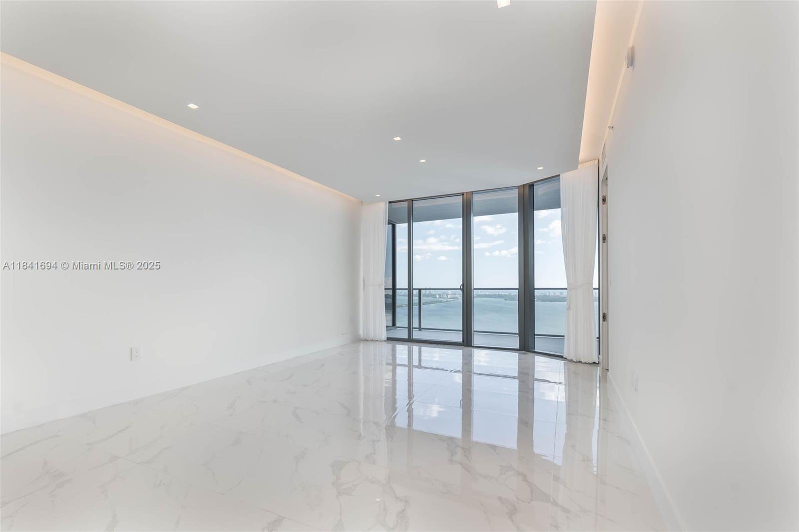 700 NE 24 ST # 5005