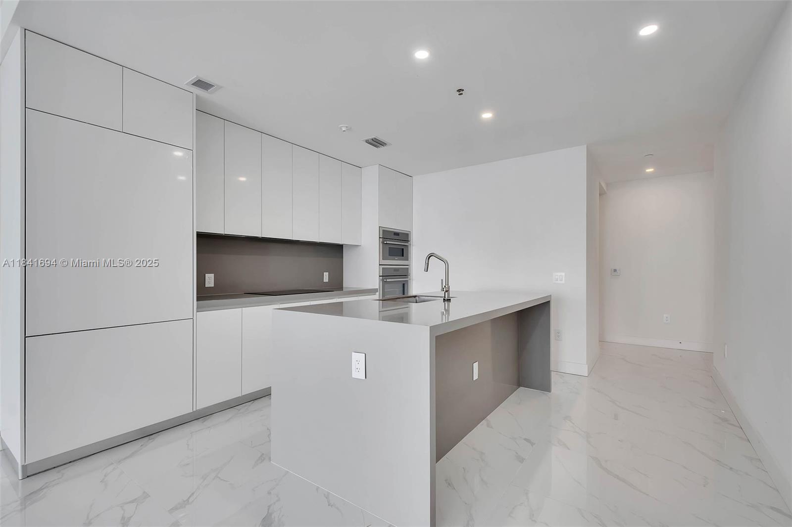 700 NE 24 ST # 5005
