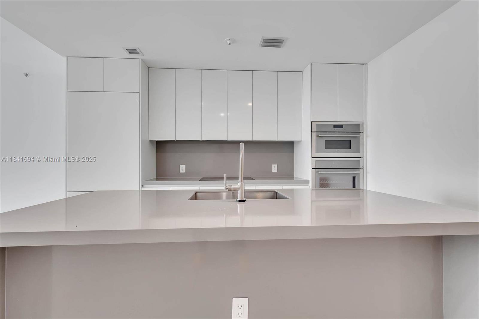 700 NE 24 ST # 5005