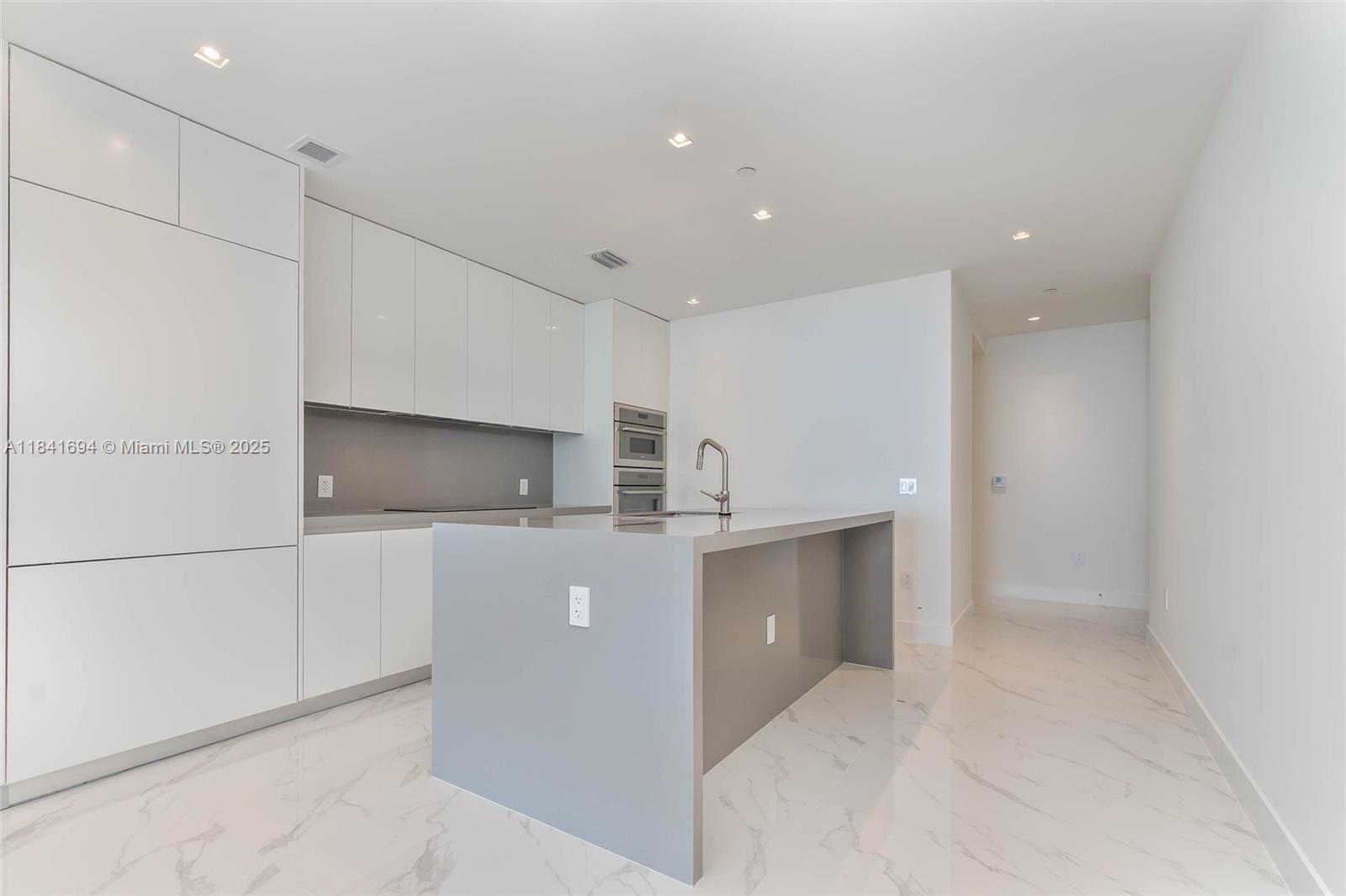 700 NE 24 ST # 5005