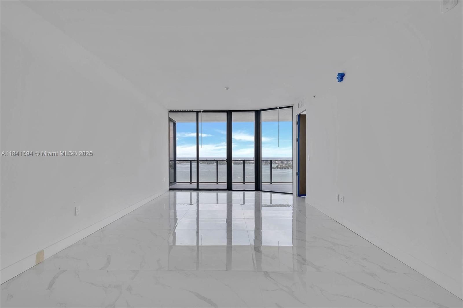700 NE 24 ST # 5005