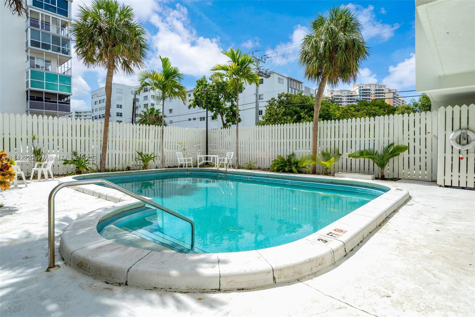 300 Galen Dr # 204