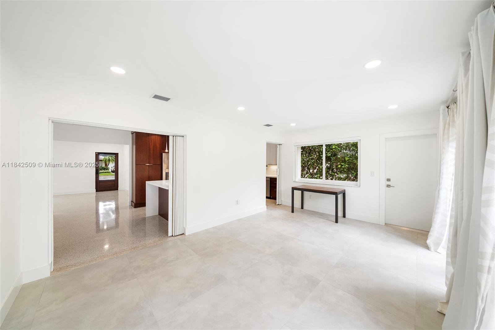 415 Navarre Ave