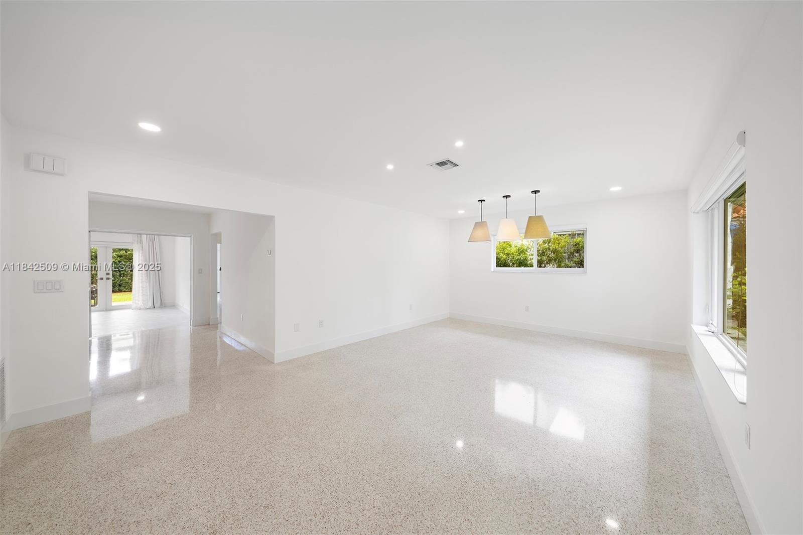 415 Navarre Ave