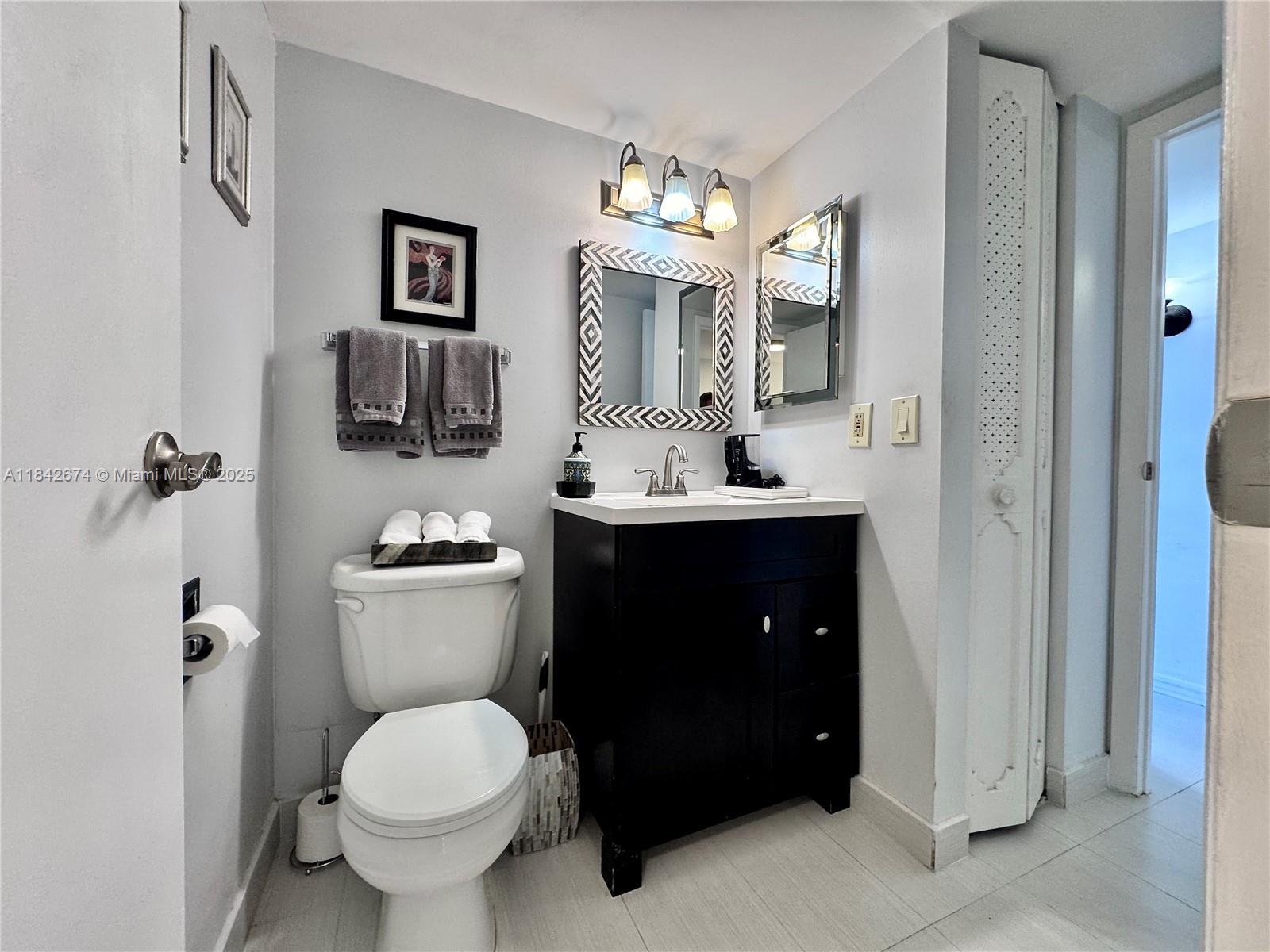 20500 W Country Club Dr # 210