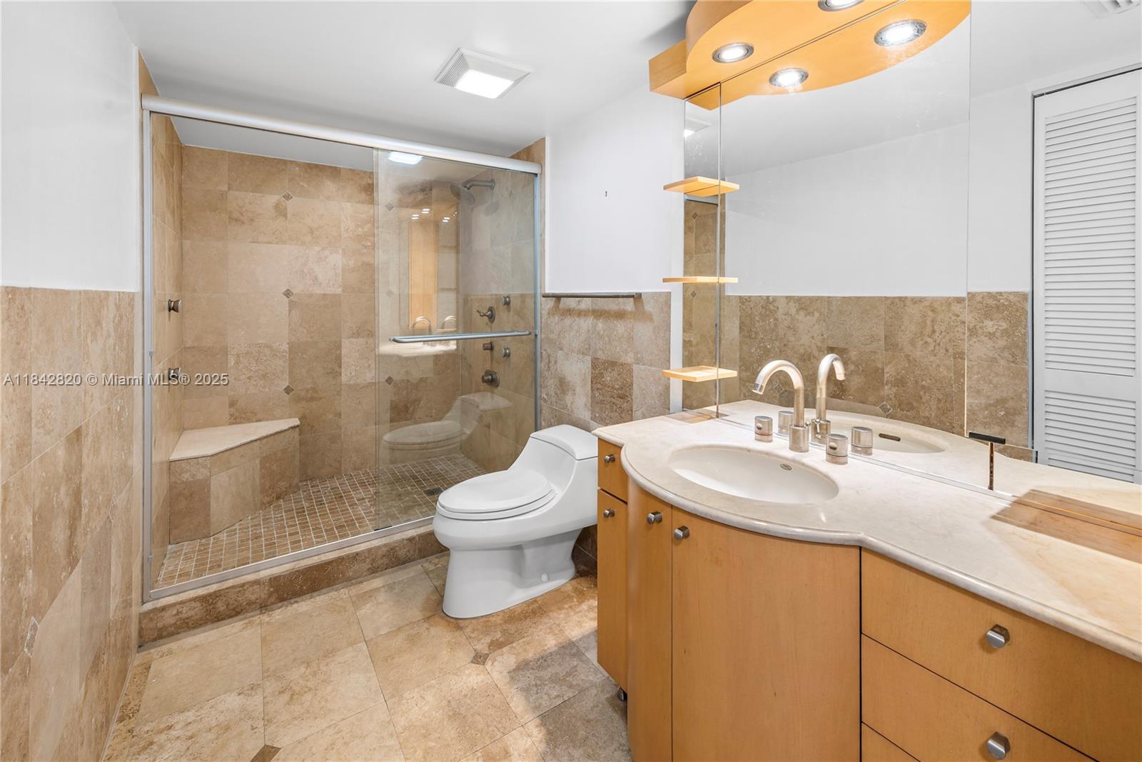 2555 Collins Ave # 2306