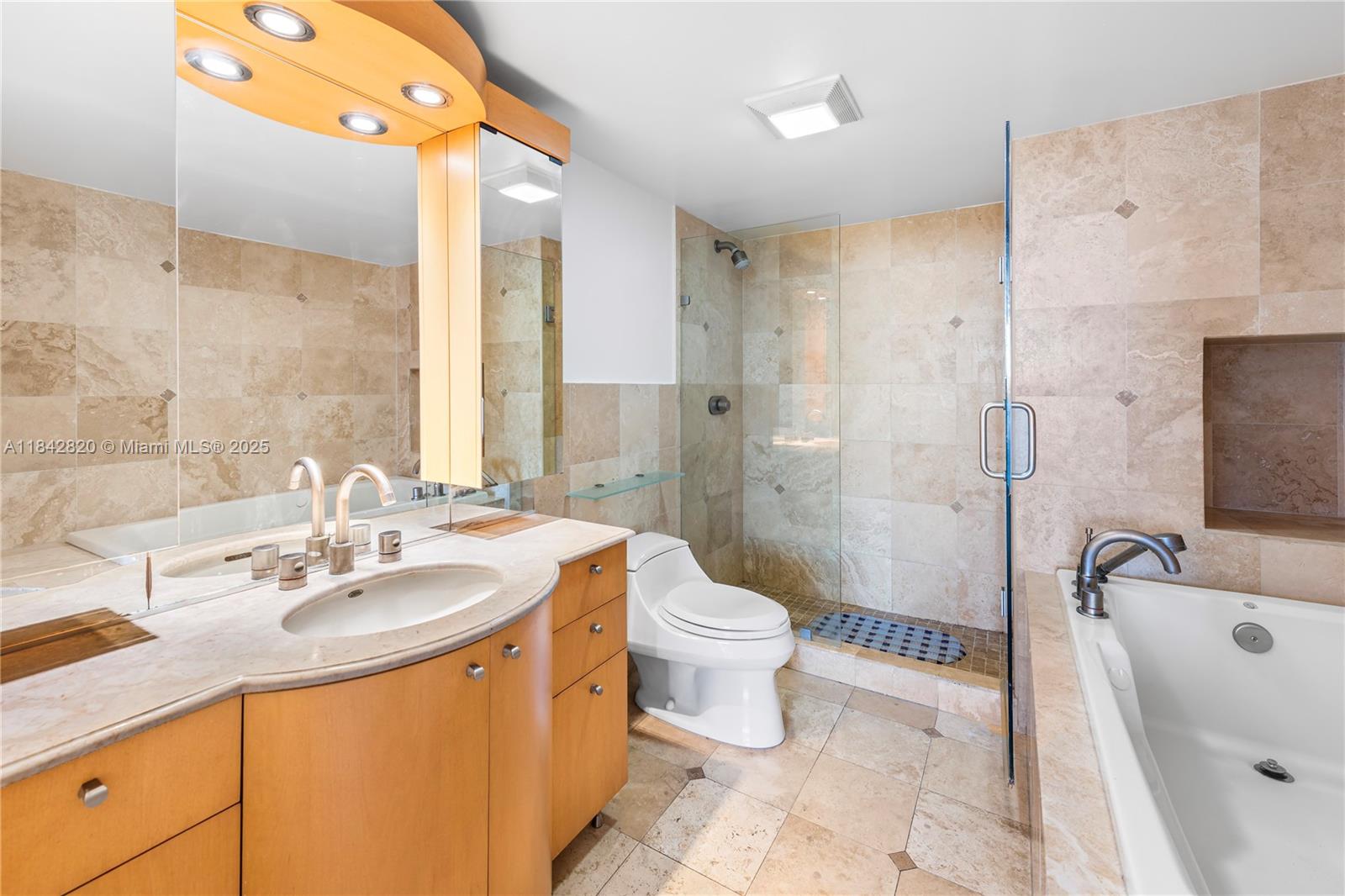 2555 Collins Ave # 2306