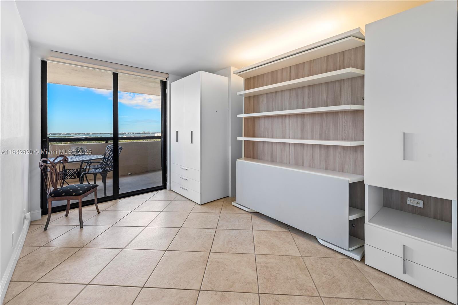 2555 Collins Ave # 2306