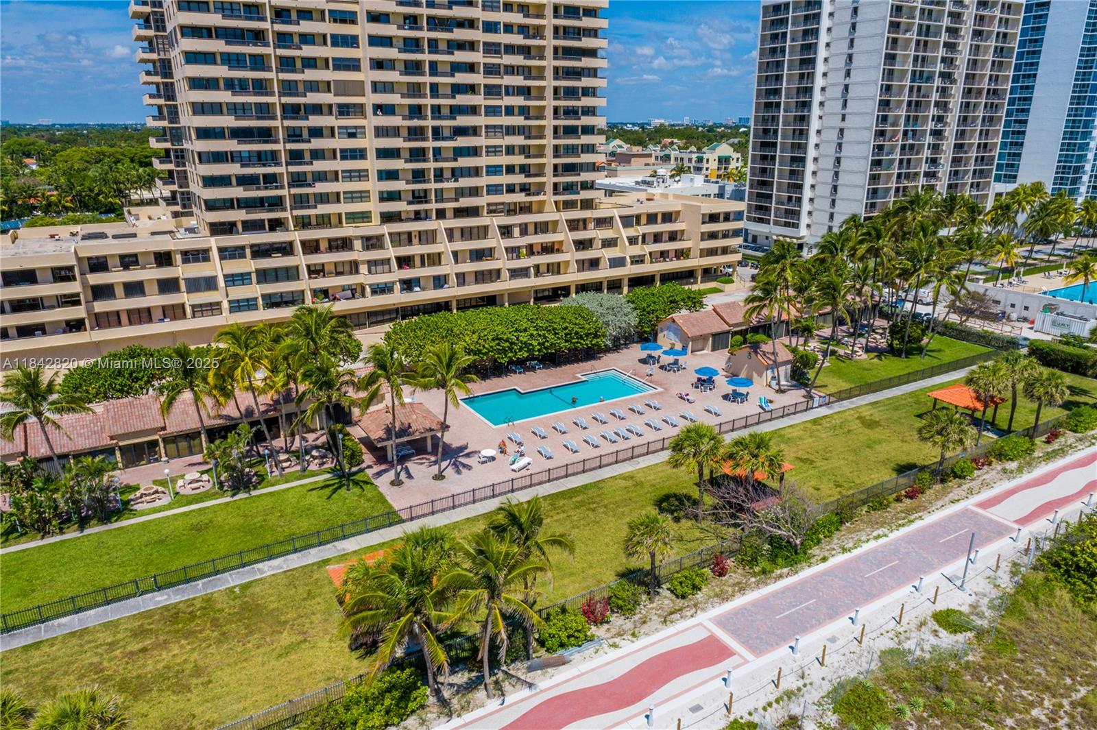 2555 Collins Ave # 2306