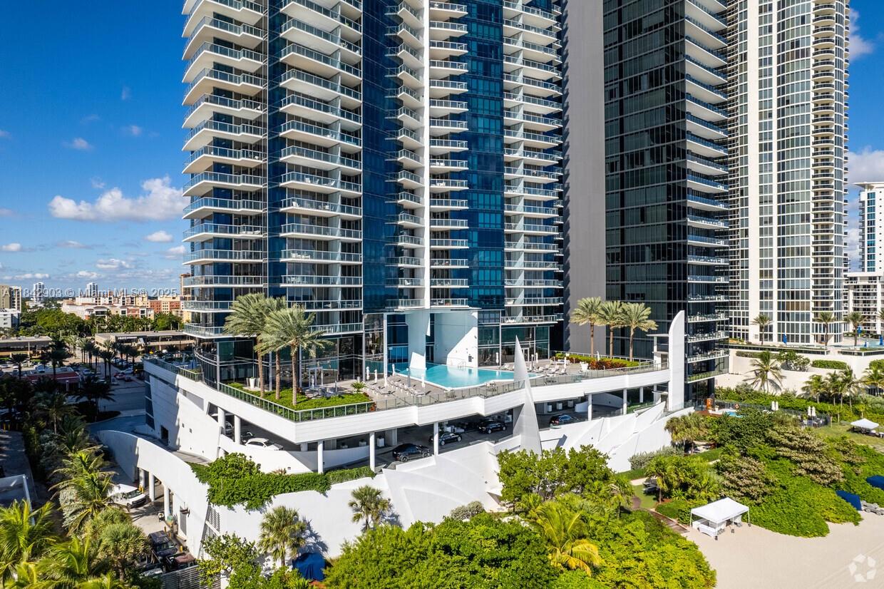 17121 Collins Ave # 4803