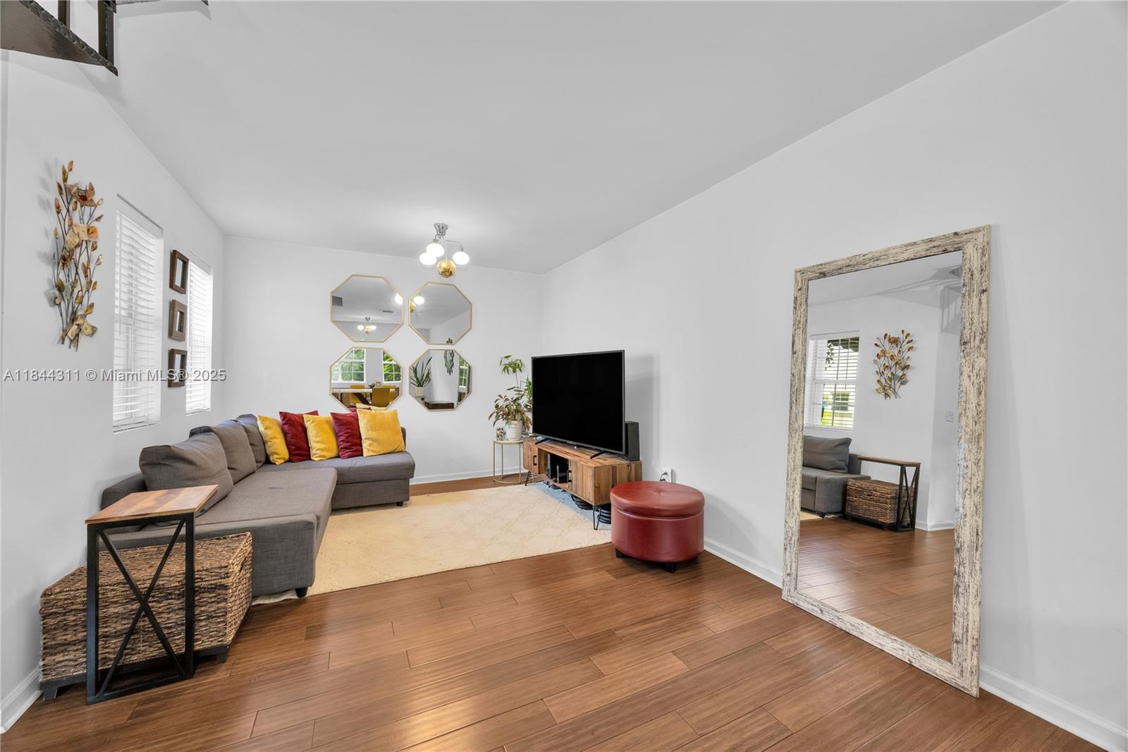 2850 Coconut Ave # 15