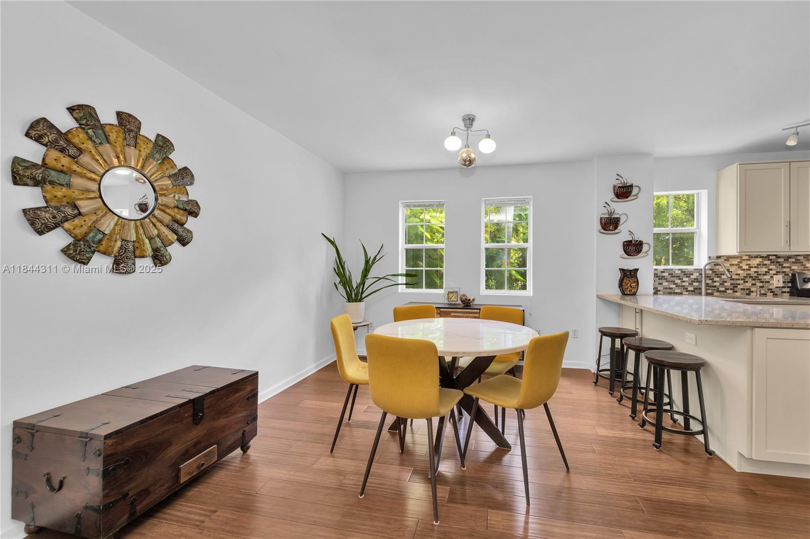 2850 Coconut Ave # 15