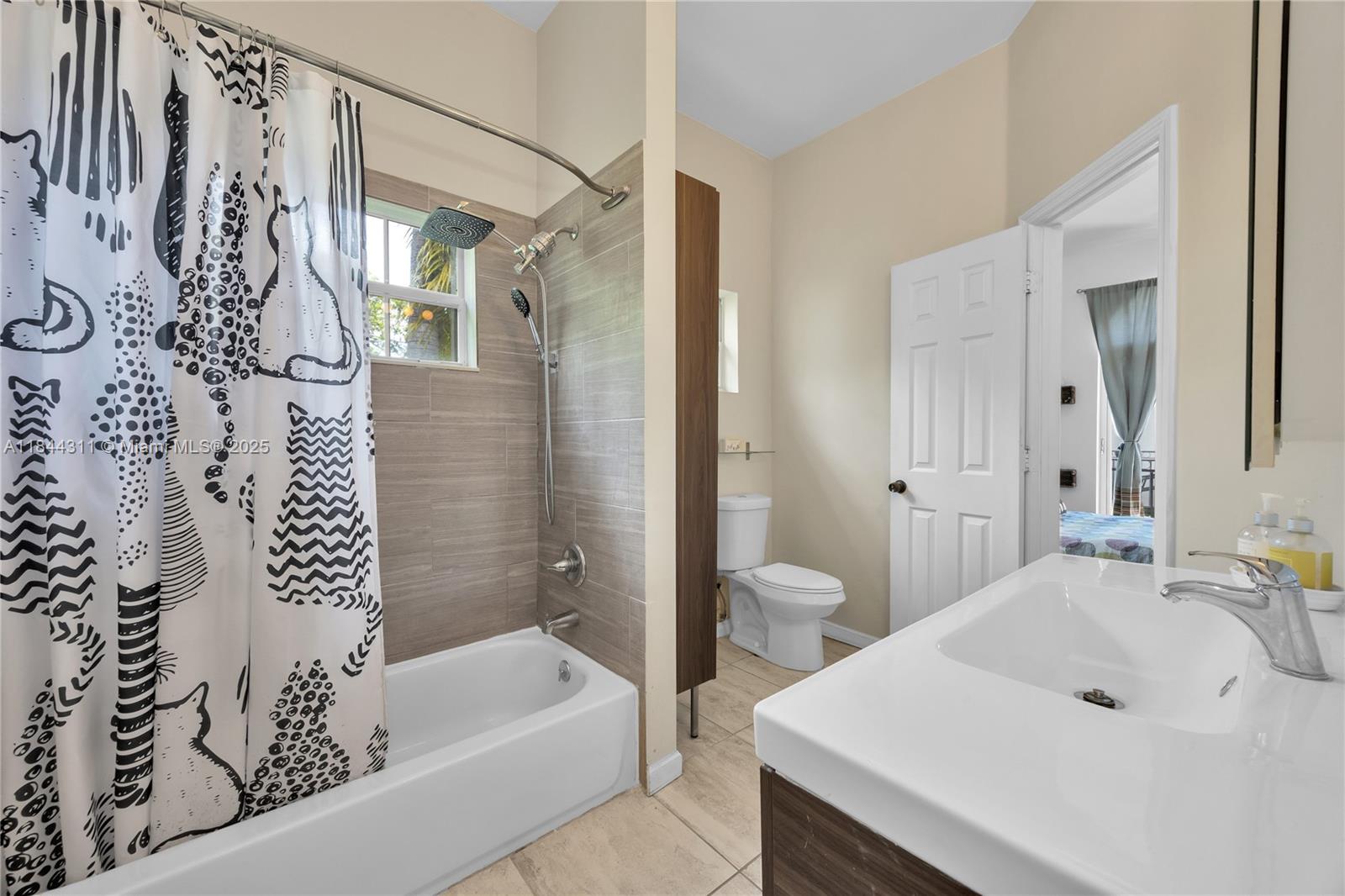 2850 Coconut Ave # 15