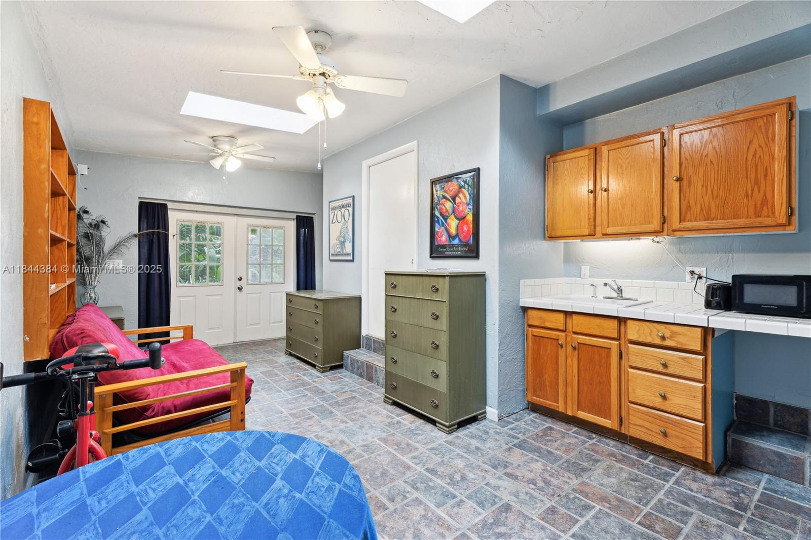 4160 Lybyer Ave (IN LAW QUARTERS) Unit: -