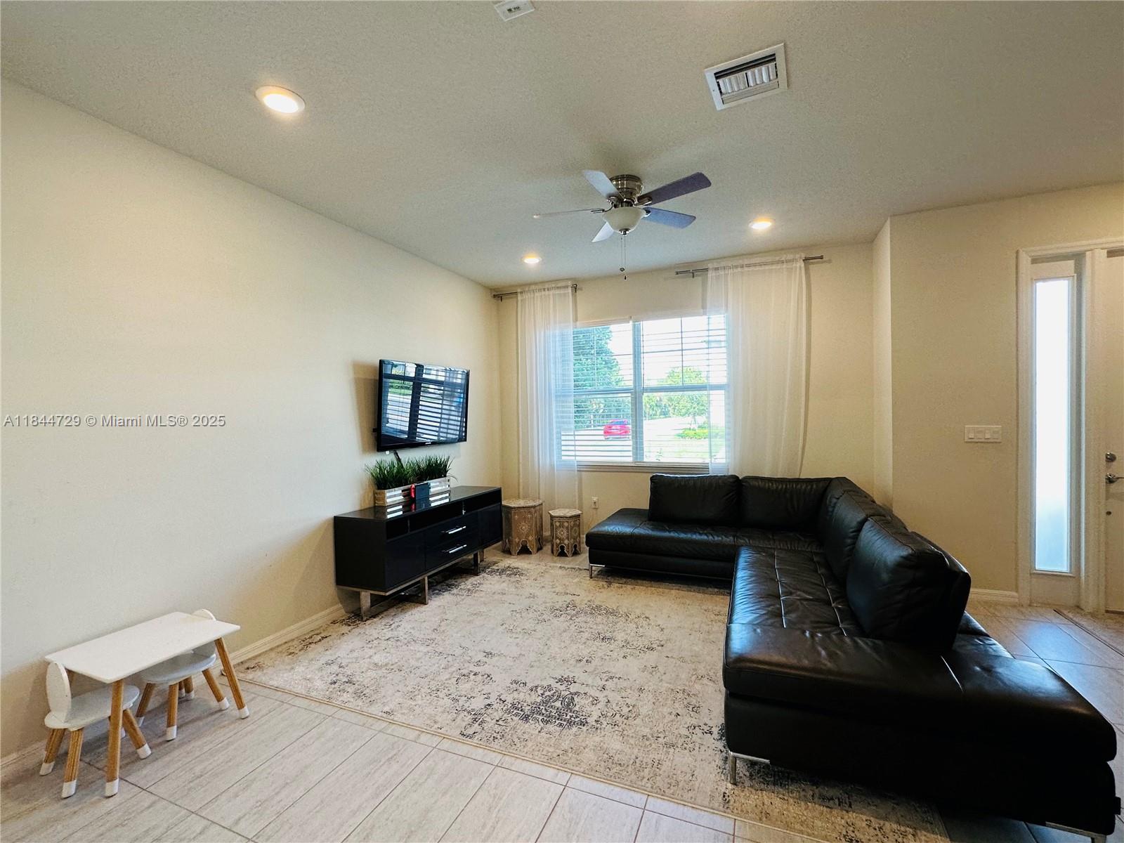 4950 Eucalyptus Dr # 4