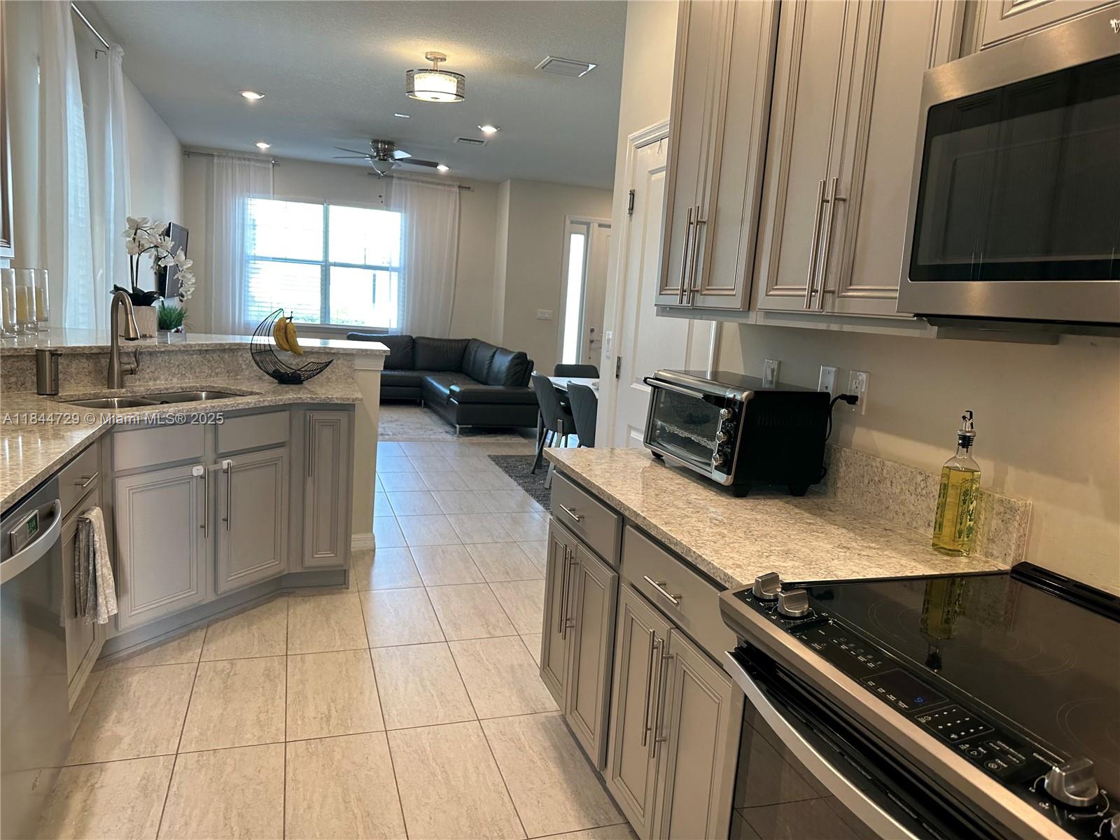 4950 Eucalyptus Dr # 4