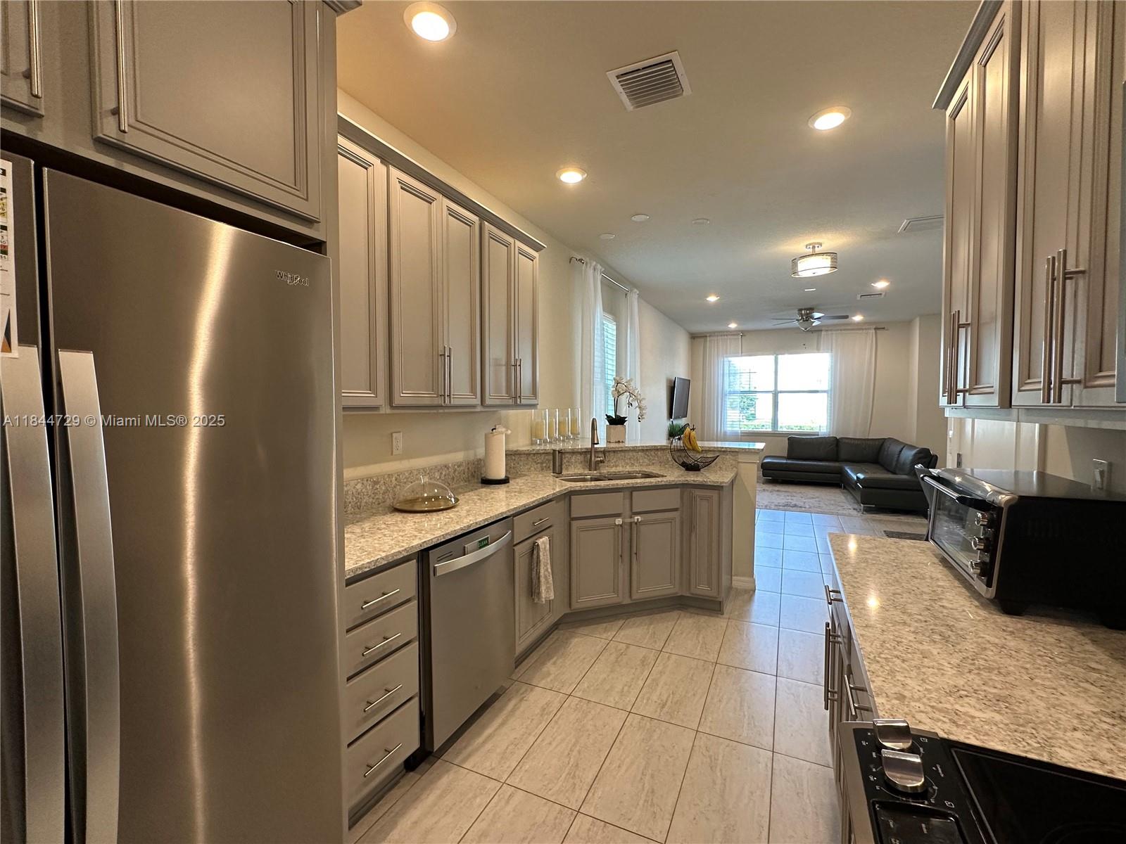 4950 Eucalyptus Dr # 4