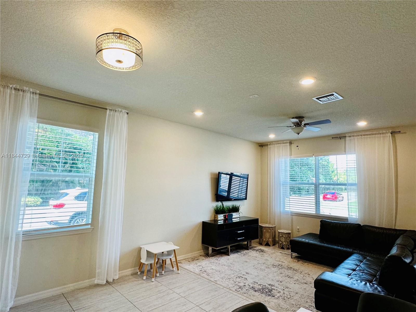 4950 Eucalyptus Dr # 4