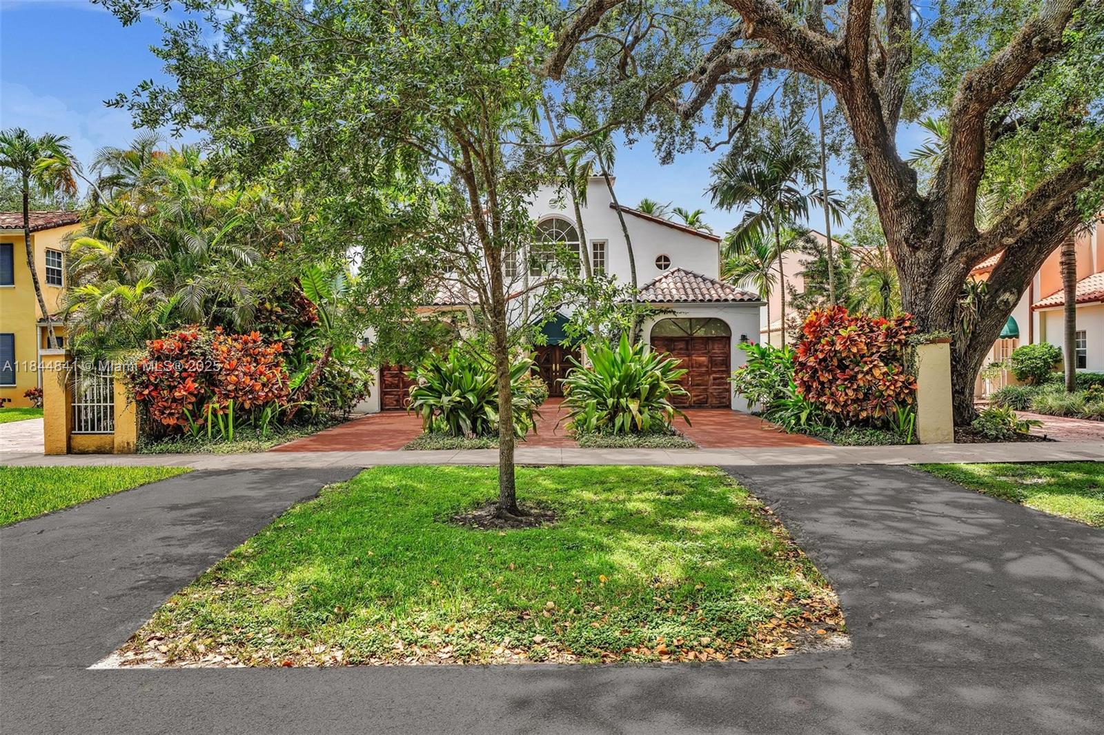 2516 San Domingo St