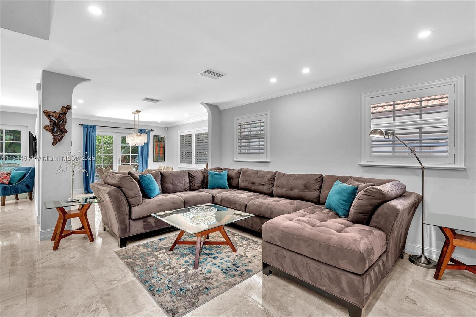 2516 San Domingo St