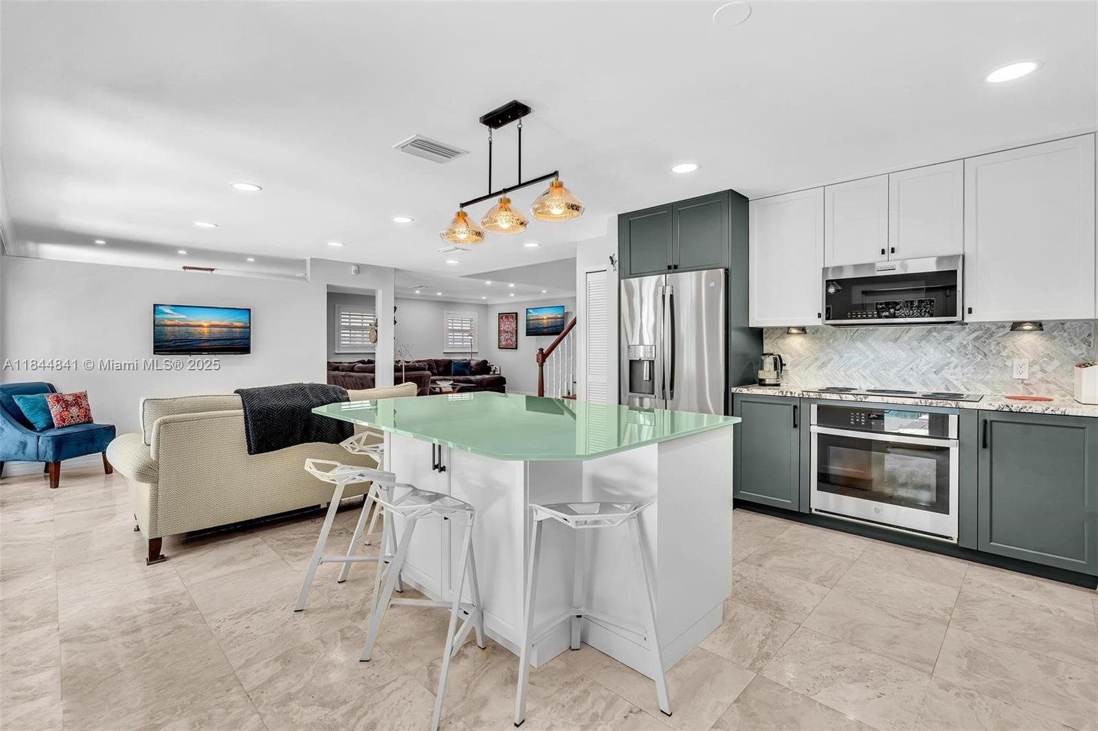 2516 San Domingo St