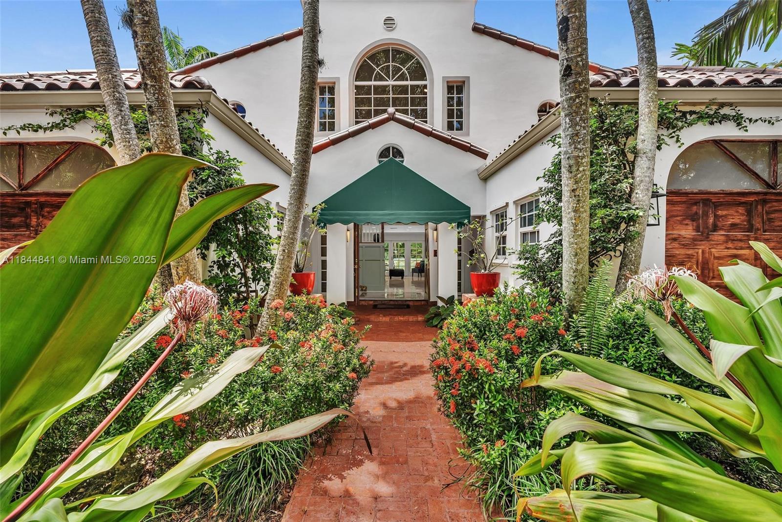 2516 San Domingo St