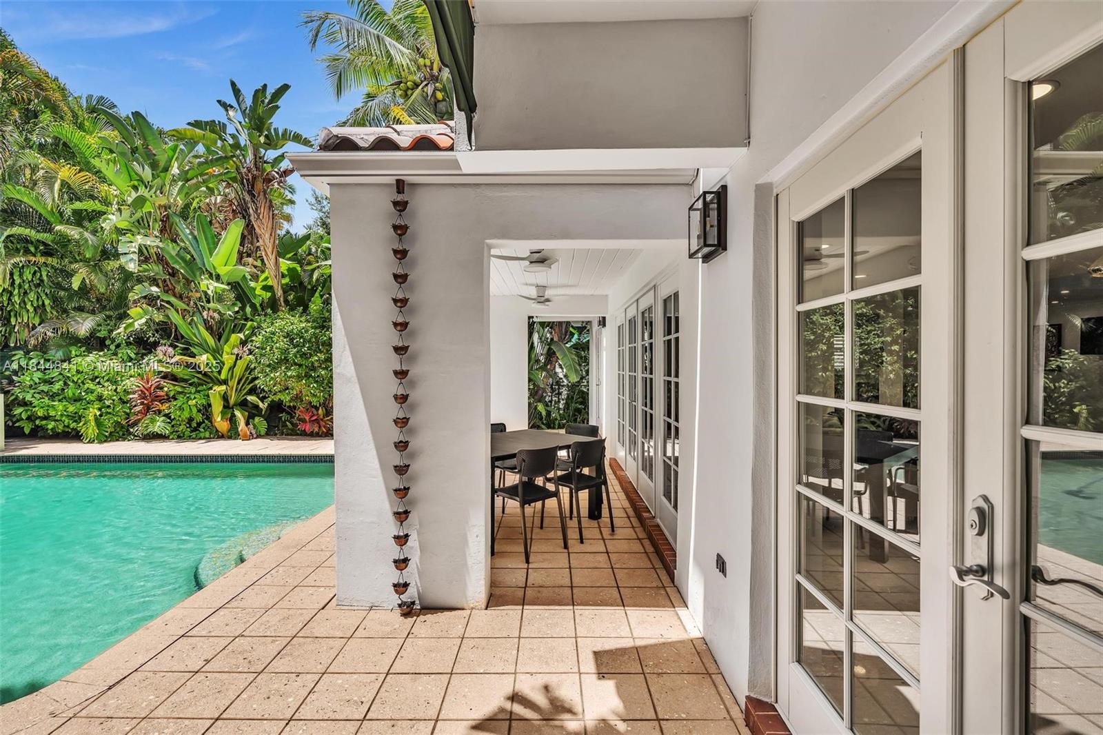 2516 San Domingo St