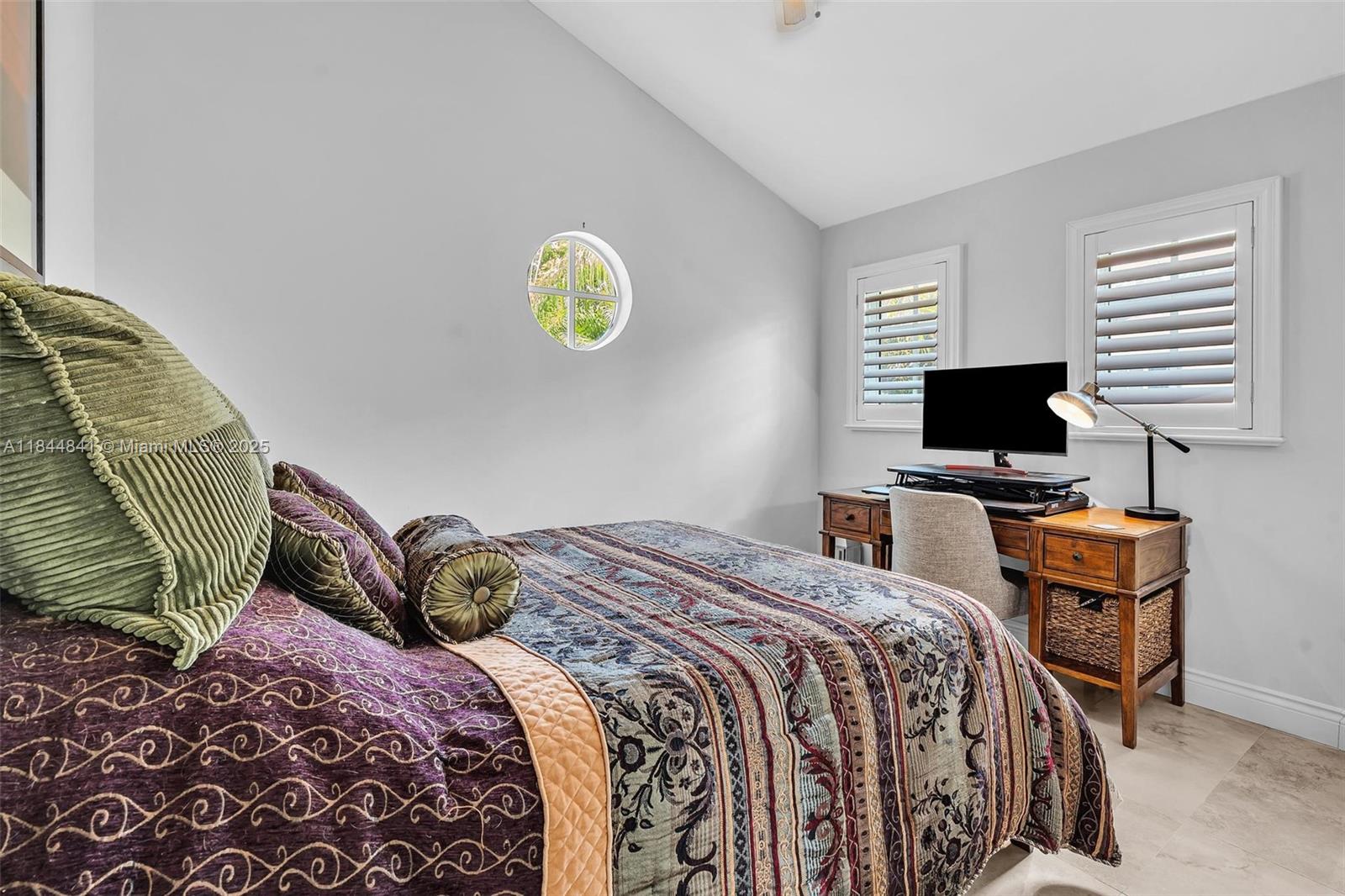 2516 San Domingo St