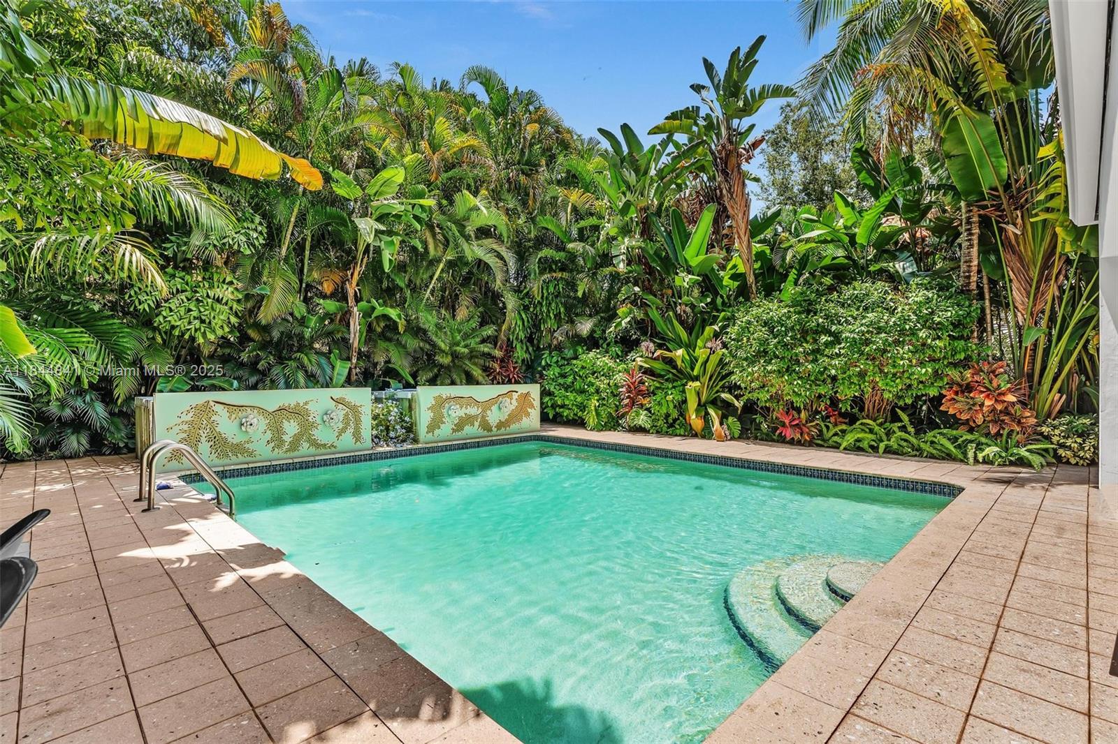 2516 San Domingo St