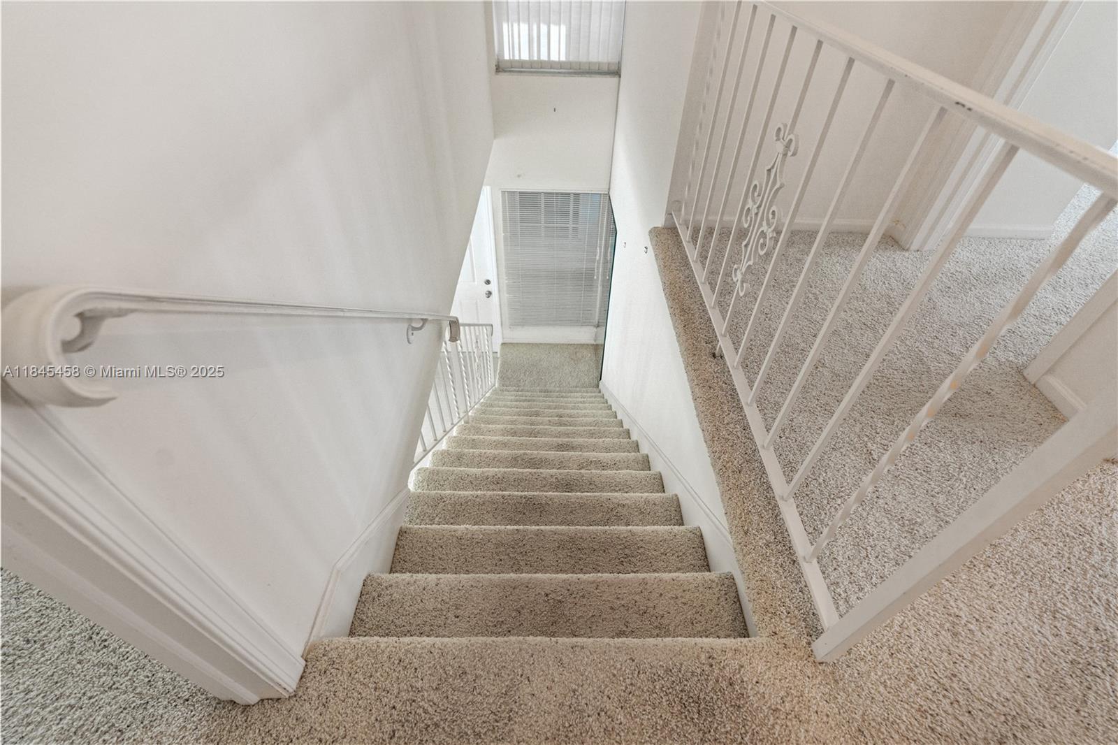 1194 Hillsboro Mile # 33