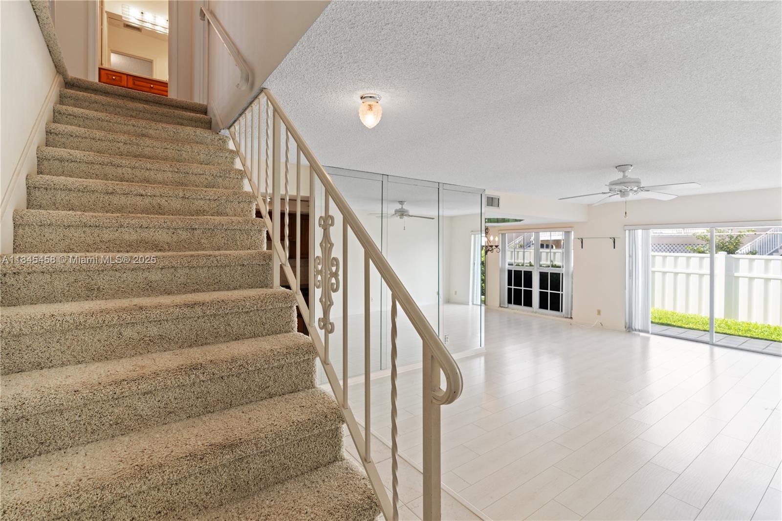 1194 Hillsboro Mile # 33