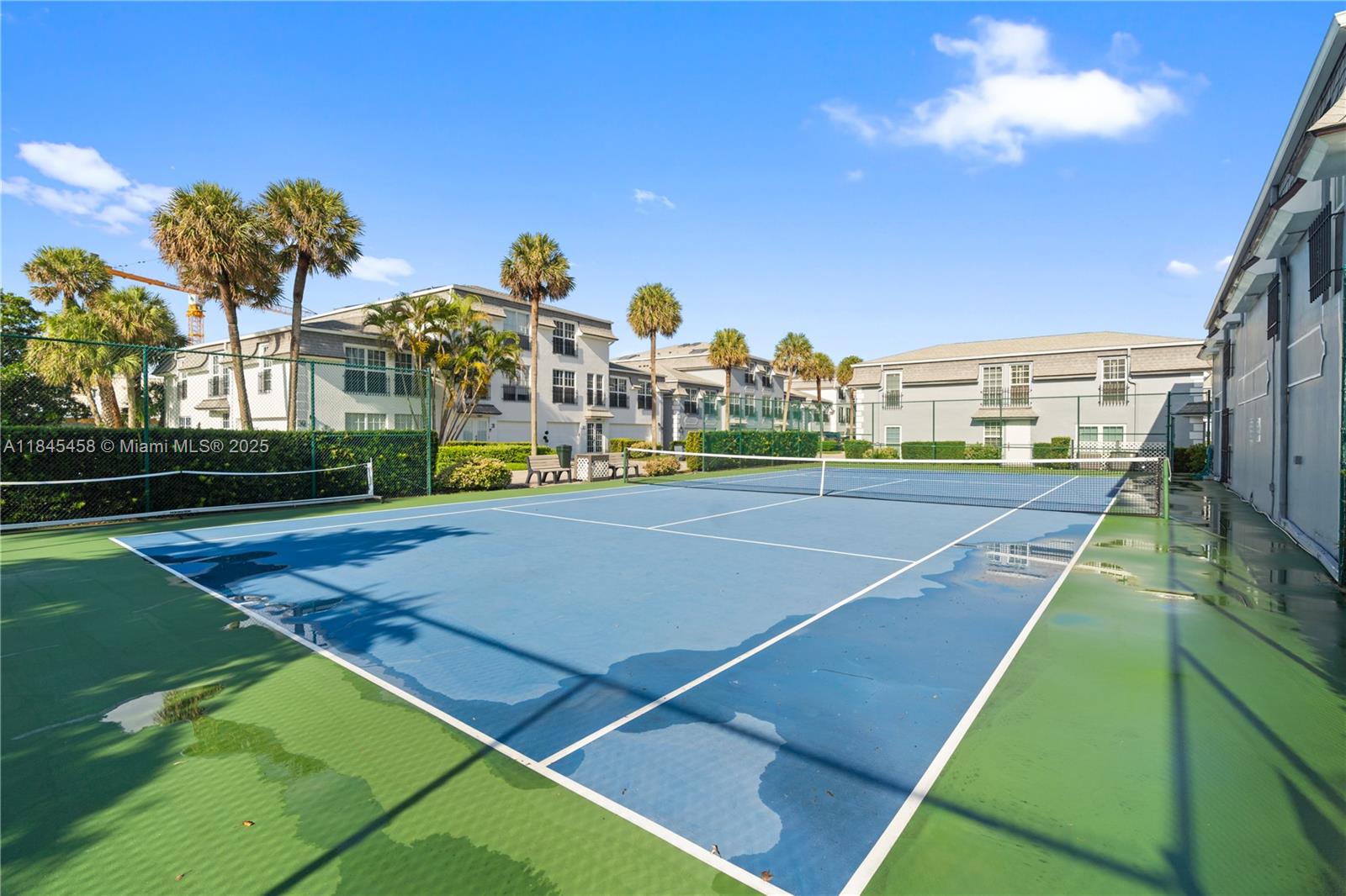 1194 Hillsboro Mile # 33