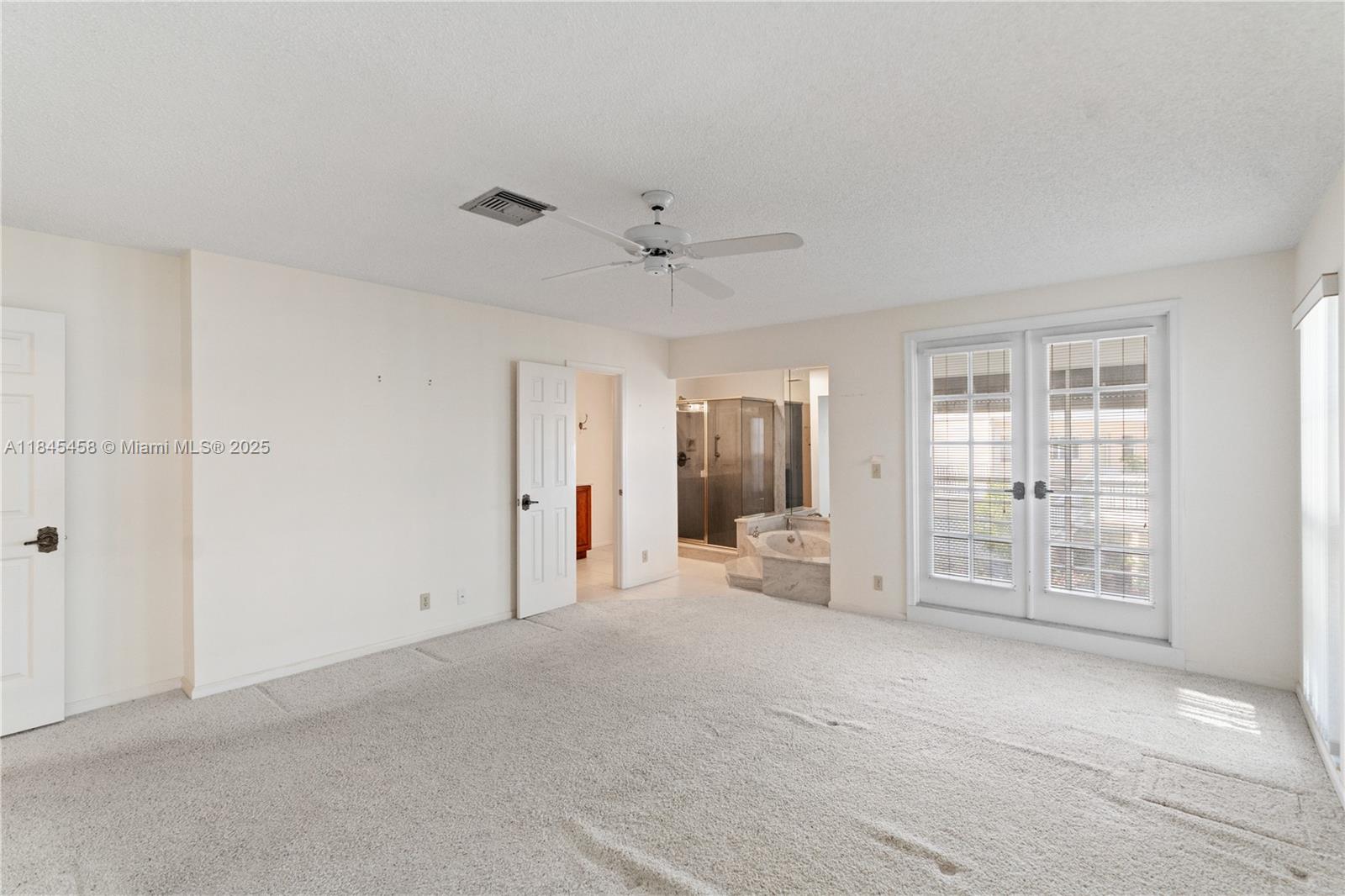 1194 Hillsboro Mile # 33