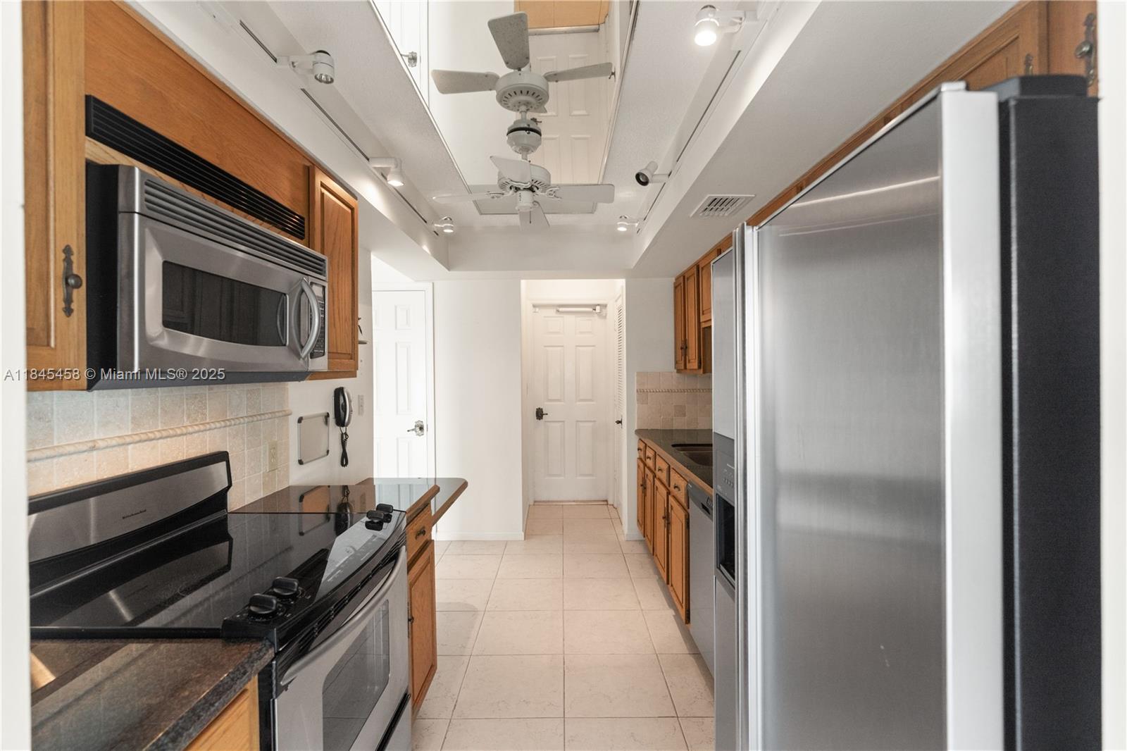 1194 Hillsboro Mile # 33