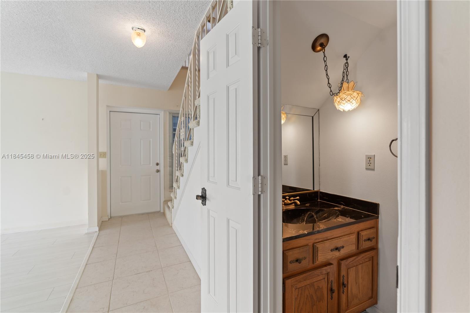 1194 Hillsboro Mile # 33